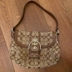 This coach bag is classy and is in the best shape